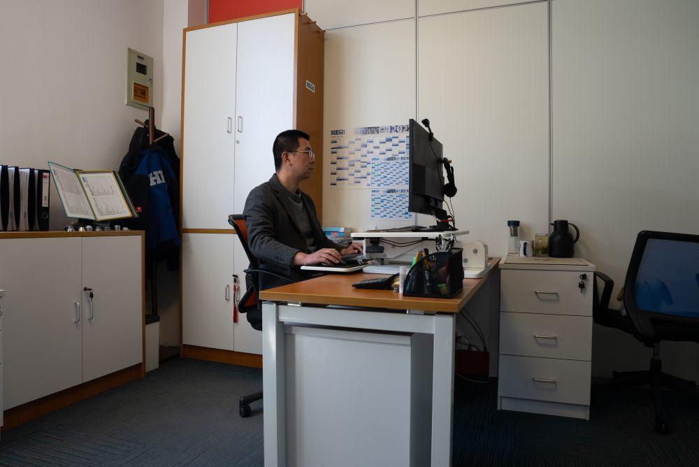 Employee working in the Sharehouse China office